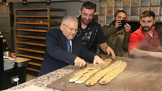 Başkan Büyükkılıç, fırının başına geçti, pide pişirdi