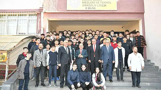 Büyükkılıç, öğrencilerle bir araya geldi
