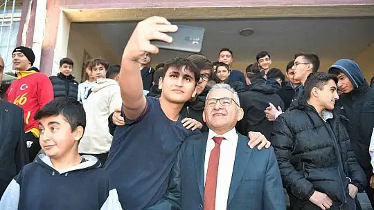 Büyükkılıç, öğrencilerle bir araya geldi