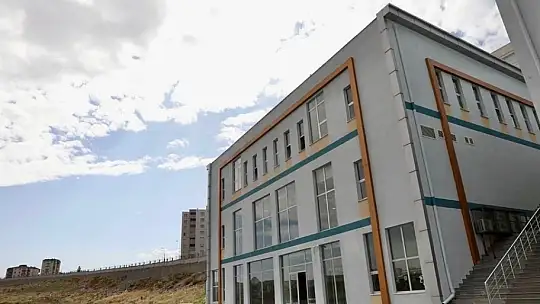 'Tesislerle vatandaşlarımızın hayatlarına dokunuyoruz'