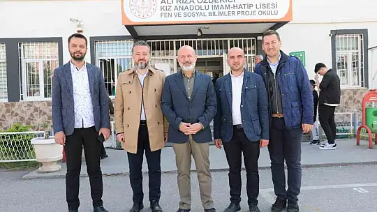 Çolakbayrakdar, oyunu ailesiyle birlikte kullandı