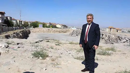 Temeli kazılan ama yapılmayan okulla ilgili açıklama! Müteahhit firma inşaatı durdurmuş!