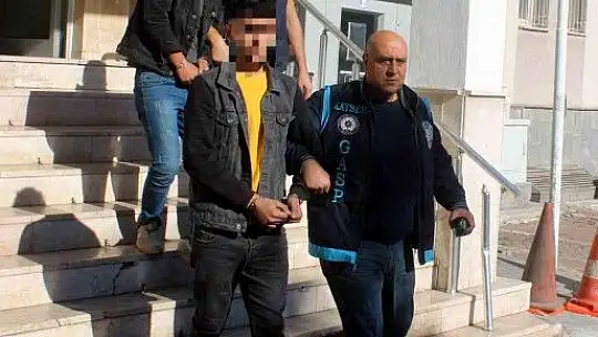 Telefonu gasp eden gençler gözaltına alındı