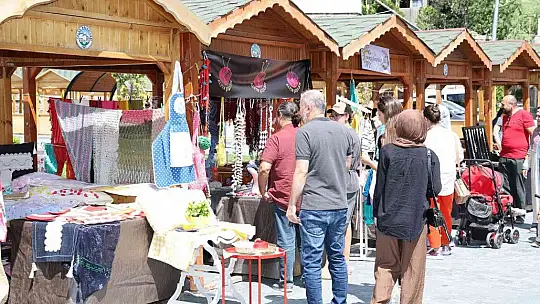Bu pazar, başka 'pazar'