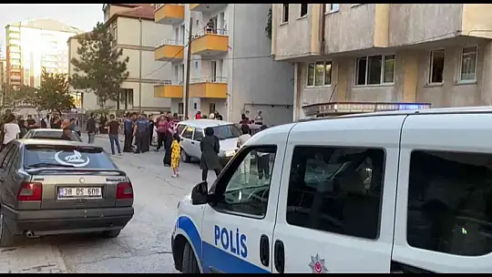 Kafasına sıkarak intihar etti