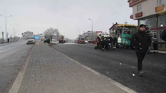 Bünyan'da karla mücadele devam ediyor