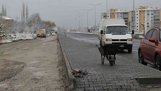 Bünyan'da karla mücadele devam ediyor