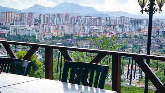 Muhteşem şehir manzarası ile bayramda açık