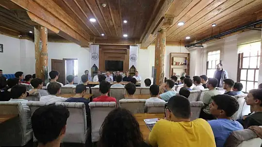 Çorum Belediye Başkanı Aşgın'dan Başkan Büyükkılıç'a Övgüler