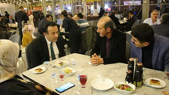 Depremzede öğretmenler yemekte buluştu