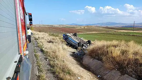 Düz yolda takla atan aracın sürücüsü yaralandı