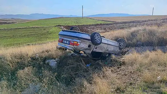 Düz yolda takla atan aracın sürücüsü yaralandı