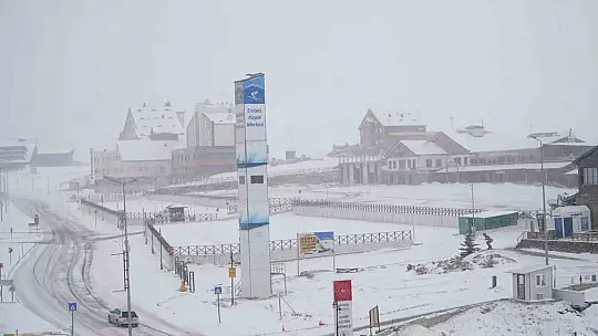 Erciyes dağına Mart karı yağdı