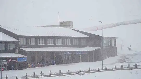 Erciyes dağına Mart karı yağdı