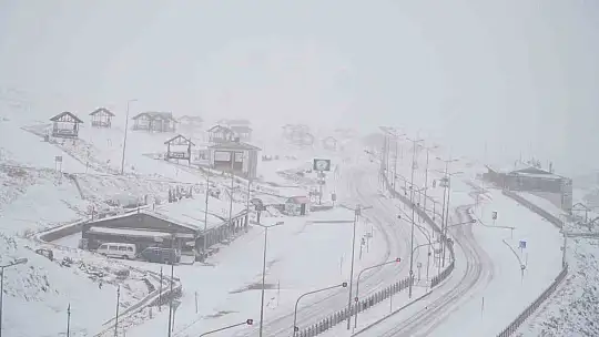 Erciyes dağına Mart karı yağdı