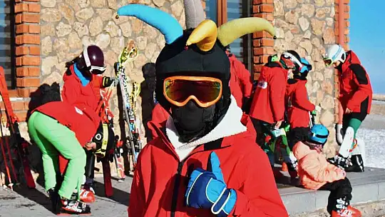 Erciyes'te Herkes Kayak Öğreniyor