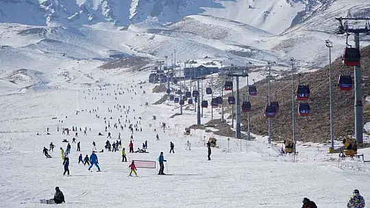 Erciyes'te tatil yoğunluğu