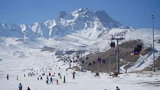 Erciyes'te tatil yoğunluğu