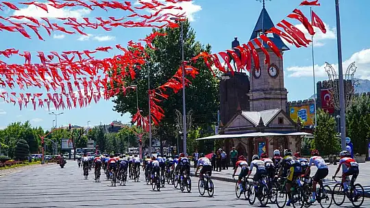 Erciyes'te Uluslararası Bisiklet Yarışları devam ediyor