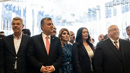 Kayserispor tam kadro Sarar Mağazası'nda hazır bulundu