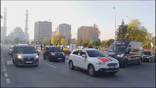 Yola çıktılar! Amerikan üssünü kuşatmaya gidiyorlar...