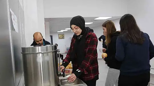 Sıcak çorba ikramına yoğun ilgi