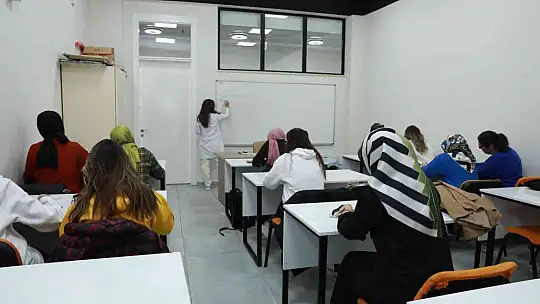 KAYMEK'in Hazırlık Kursları sürüyor...