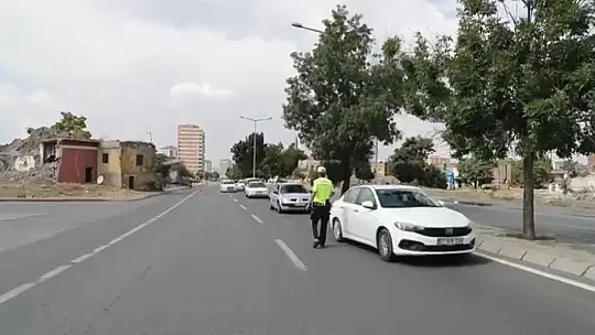 2 bin 584 kişi sorgulandı
