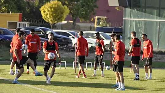Kayserispor, Antalyaspor'a bileniyor