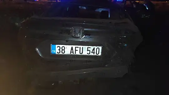 Araç tarlaya uçtu! Yaralılar var...