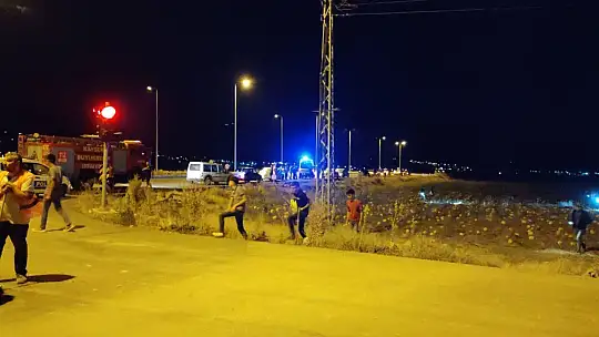 Araç tarlaya uçtu! Yaralılar var...
