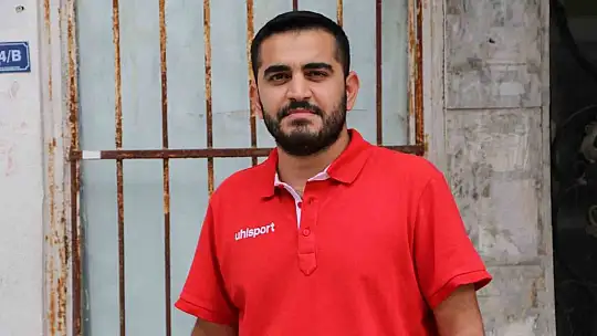 Kamerayı görünce vazgeçti, arkadaşı ikna edince tekrar anlaşıp motosikleti çaldılar