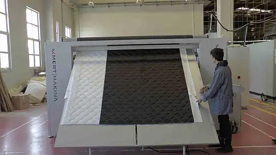 Kayseri'de 'fabrika okullar' deprem bölgesi için seferber oldu