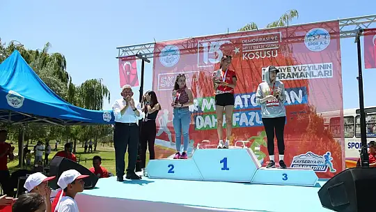Kayseri'de Demokrasi ve Milli Birlik Günü Koşusu