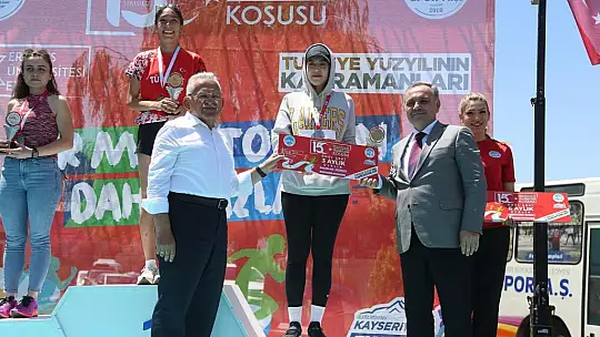 Kayseri'de Demokrasi ve Milli Birlik Günü Koşusu