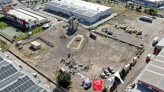 OSB'de hareketli saatler...Gerçeğini aratmadı!