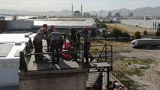OSB'de hareketli saatler...Gerçeğini aratmadı!