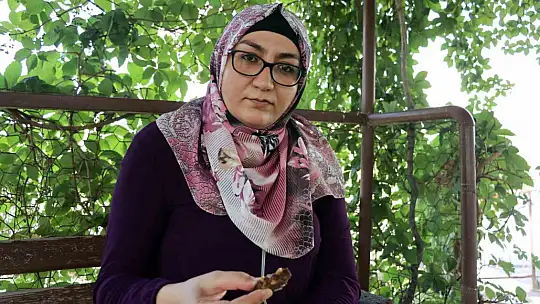 Aldığı helvanın içinden hızma çıktı, yerken dişi kırıldı!