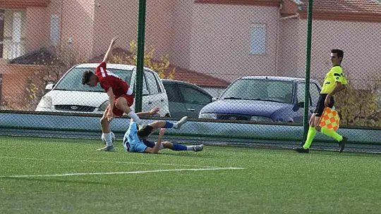 Kayseri Süper Amatör Küme: Erciyes Esen Makine FK: 8- Gaziosmanpaşaspor: 1