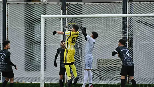 Kayserigücü FK - Kayseri Atletikspor berabere kaldı