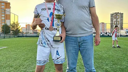 Şampiyon Demirspor!