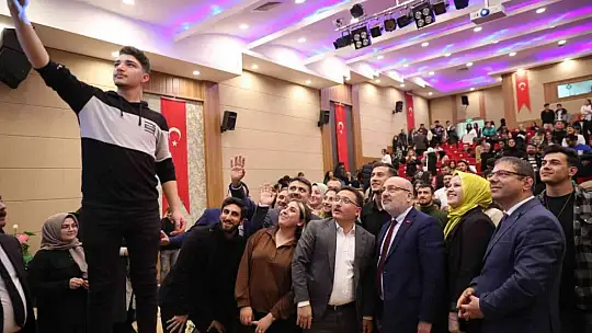 Vali, öğrencilerle buluştu...