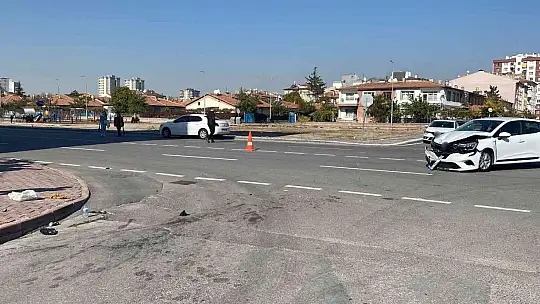 Kazada savrulan otomobil çocuklara çarptı!