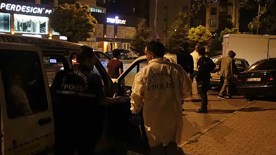 Kayseri'de sokak ortasında kadına şiddet: Silahla saldırdı!