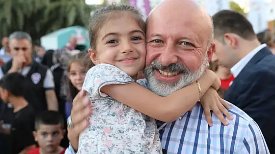 Başkan Amca'ya sevgi seli!