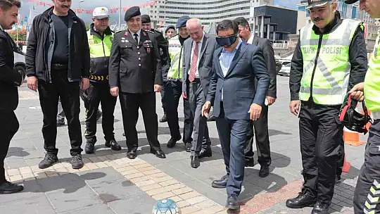 Vali Gökmen Çiçek Trafik Haftası Etkinliklerine katıldı...