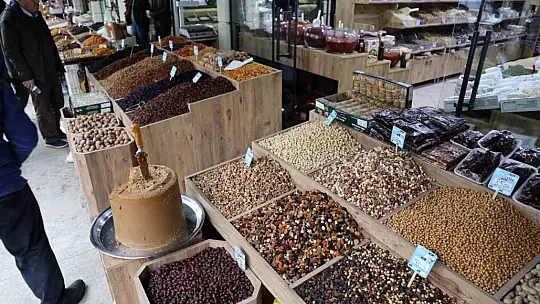 Kuruyemiş hırsızları kameralara yakalandı