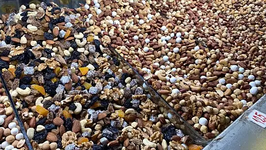 Kuruyemişçilerde 'yılbaşı' yoğunluğu