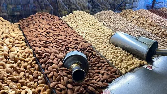 Kuruyemişçilerde 'yılbaşı' yoğunluğu