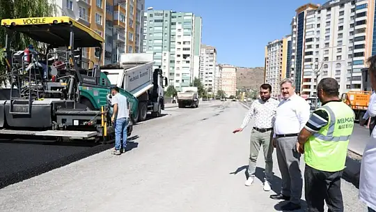 Altınoluk Mahallesi'nde asfalt çalışması